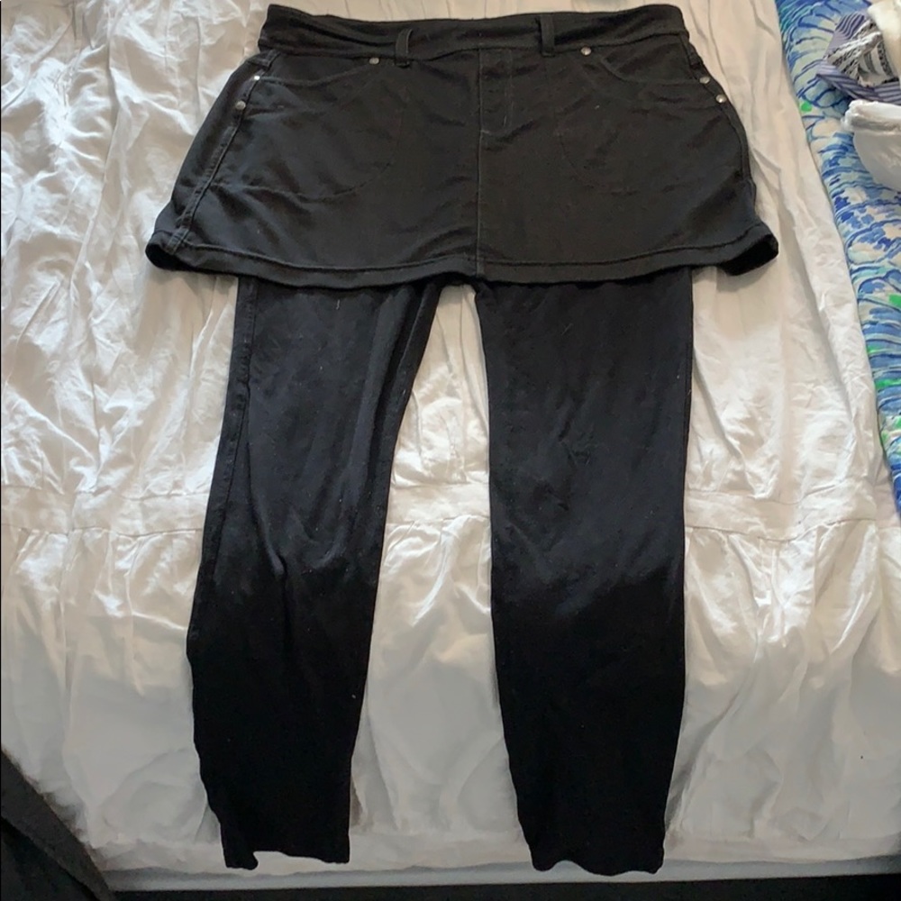 EUC Athleta medium skirt/leggings combo